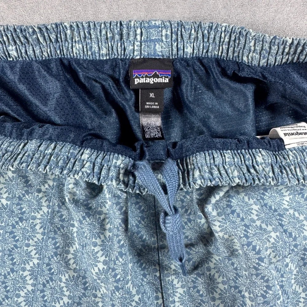 Patagonia Baggies Lights Shorts Mens XL Blue Floral Snowflake 6